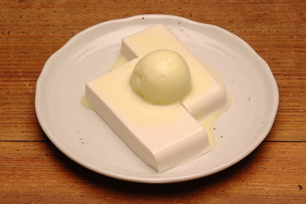 プルンプルン杏仁豆腐